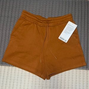 BRAND NEW LULULEMON Loungeful High-Rise Short 4"